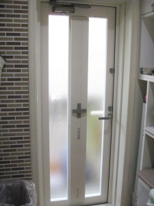 リフォーム後の勝手口ドア